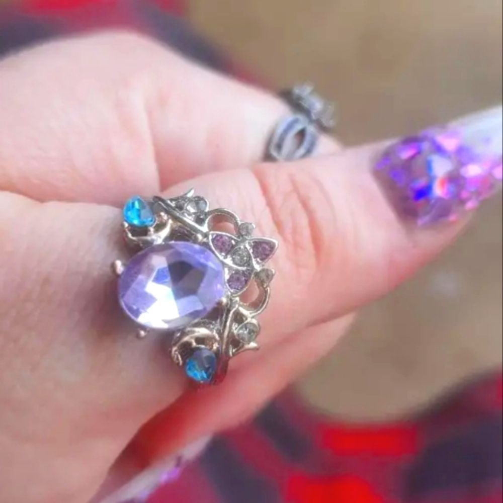 Ladies Purple Simulated diamond Exquisite vibrant Boho Ring sz 6